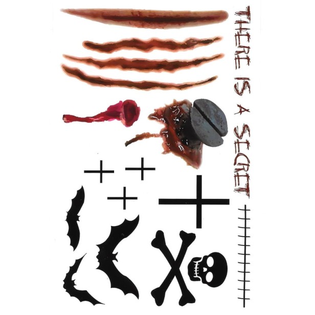 Duży tatuaż halloween krzyże gwóźdź napis